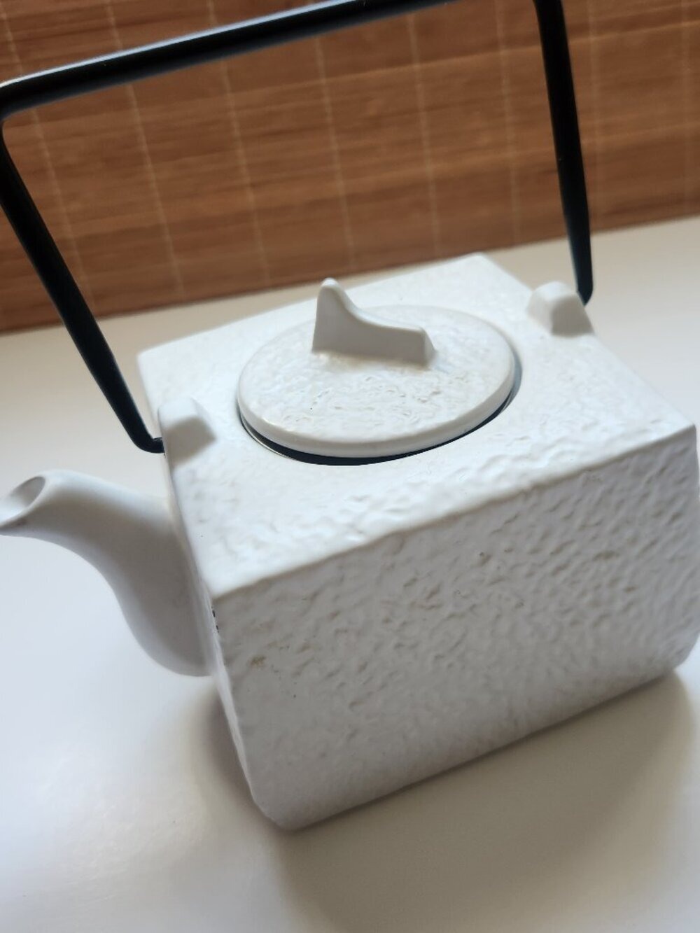 Morris Design White Ceramic Teapot with Metal Handle & Infuser